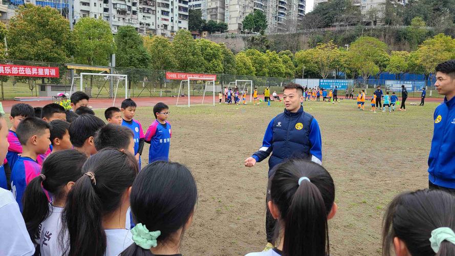 恒大“冬训杯”青少年足球邀请赛拉开帷幕，助力未来足球星崛起